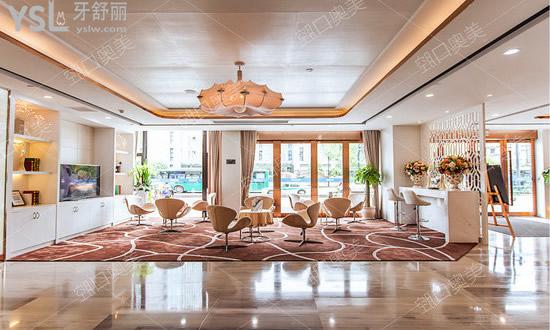 杭州美奥口腔候诊区一角