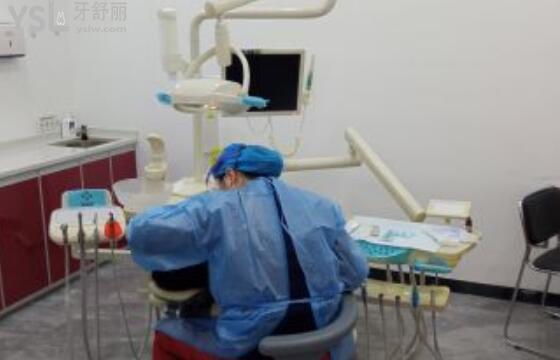 医生治疗过程
