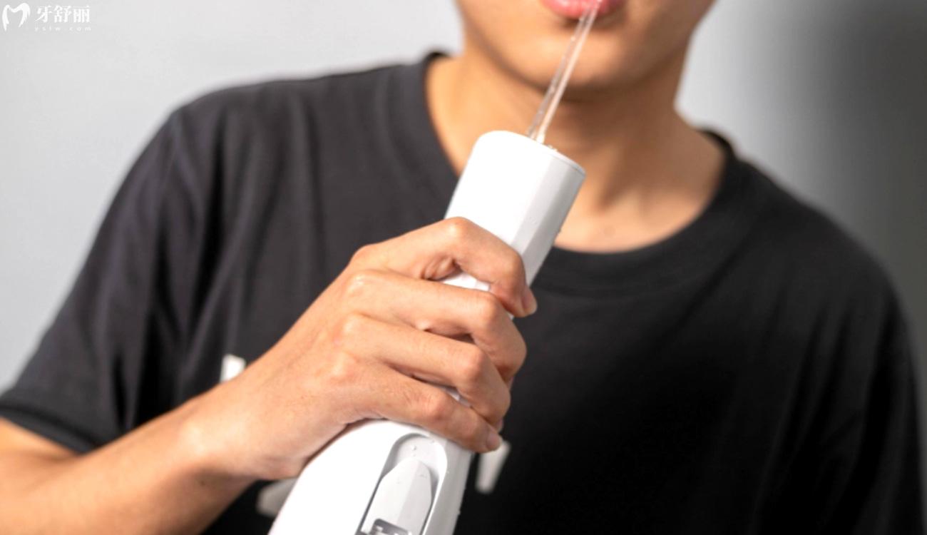 清洁牙齿的小工具.jpg 清洁牙齿的小工具.jpg