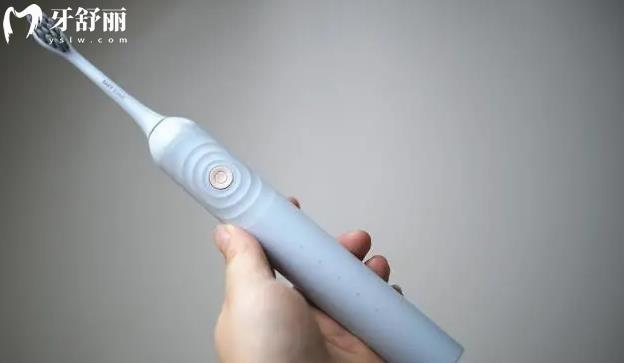 盘点网上的牙齿美白清洁神器红黑榜，看你踩雷了吗