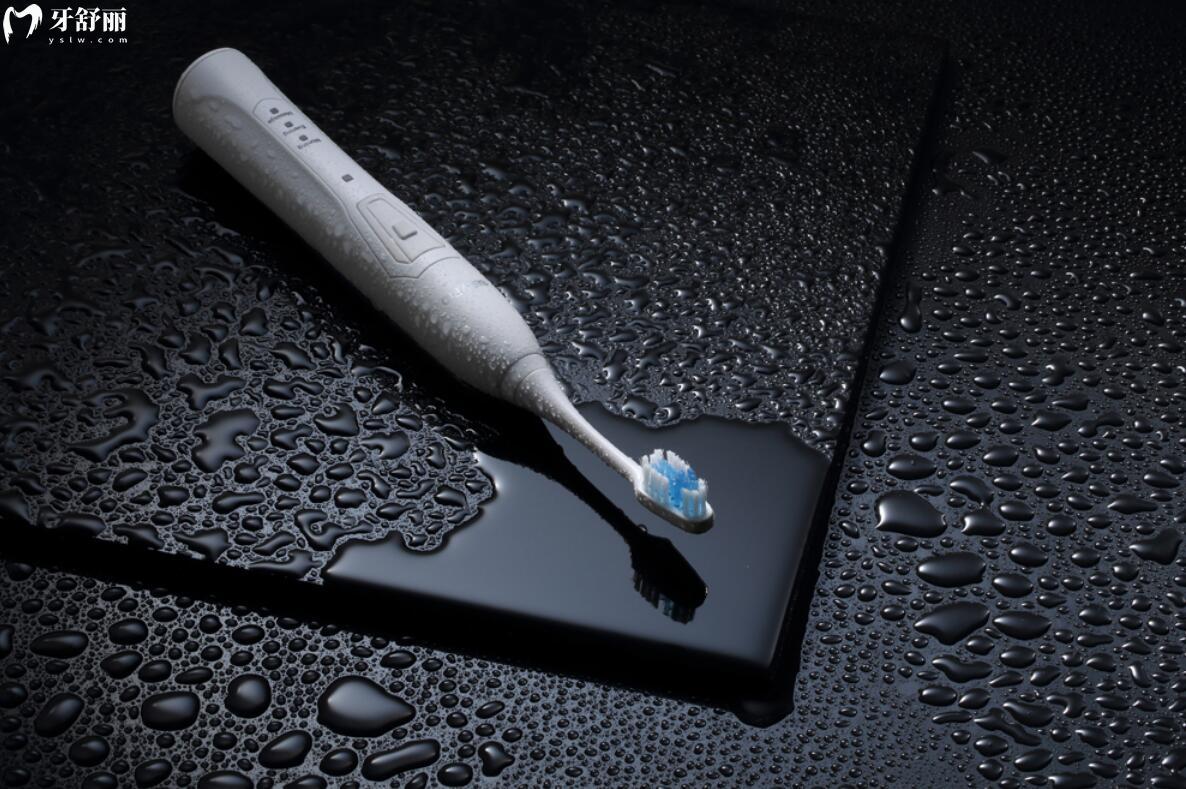 电动牙刷声波式与旋转式哪个好?来看看两者之间的区别对比 电动牙刷声波式与旋转式哪个好?来看看两者之间的区别对比