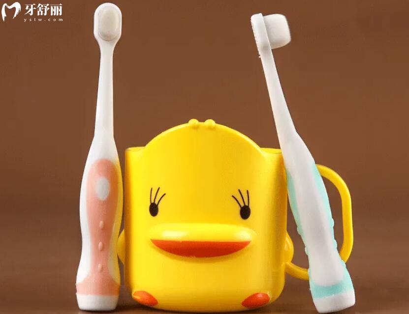 儿童牙刷用软毛和硬毛哪个好 儿童牙刷用软毛和硬毛哪个好