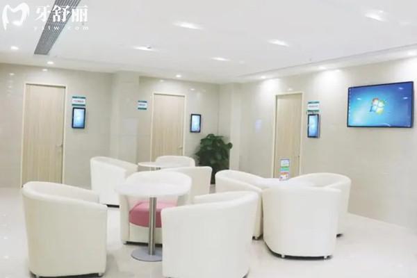 南充**休息区