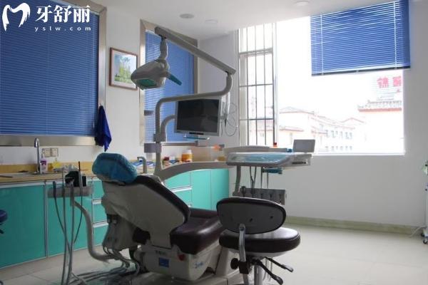 丽江德柏口腔医院治疗室