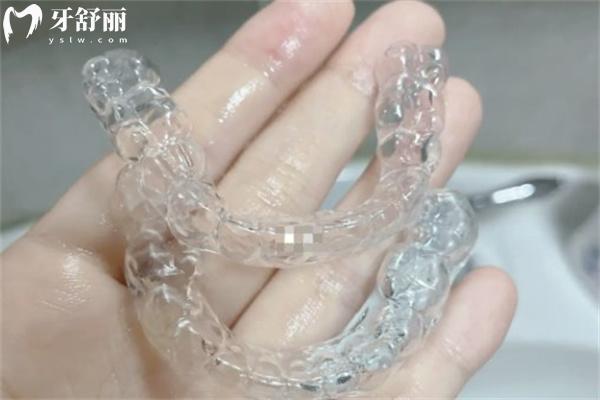 透明保持器