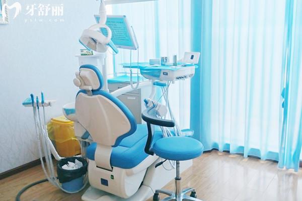 成都武侯华医新口腔门诊诊疗室