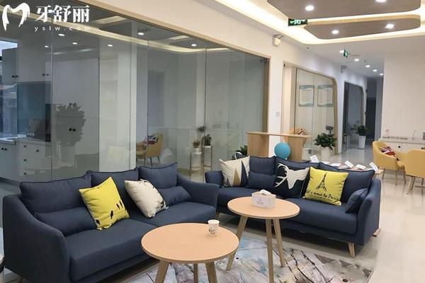 成都青羊高德口腔门诊部休息区