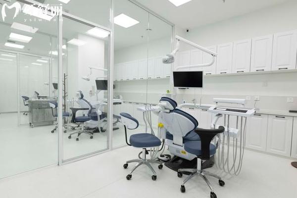 沈阳全家口腔的曹成昊医生