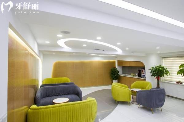 长春牙博士口腔医院休息区
