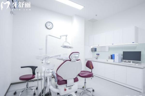 西安双宝口腔医院正规吗怎么样?正规资质+靠谱医生+透明价格,本地人看牙都推荐