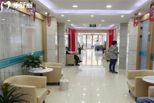 郑州德韩口腔医院地址在金水区 面积2000平环境好技术强看牙价格不贵口碑好