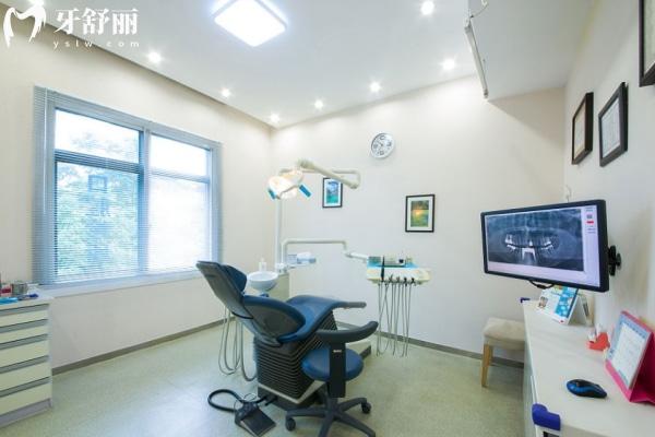 莞口口腔是正规医院吗多少钱?种植牙/牙齿矫正/补牙/儿牙价格一览技术过关价格不贵