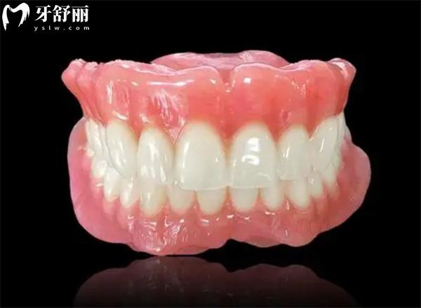 60岁老人换牙4种方案选择:种植牙/活动义齿/牙冠/吸附性义齿技术特色及价格分享
