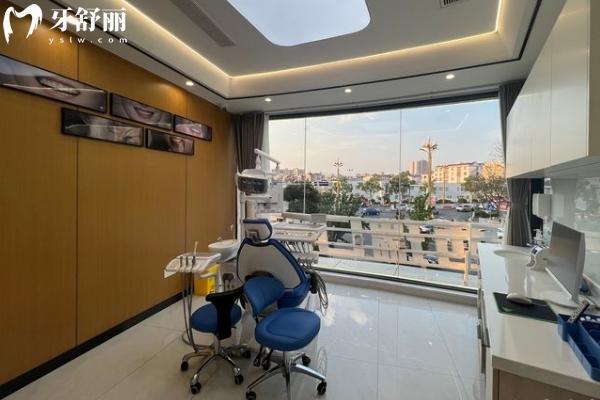 2026玉溪西瑞口腔价格表一览！种植牙2980元起，矫正6500元起，费用明细全知道