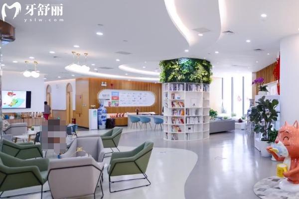 昆明松鼠口腔医院种植牙怎么样？优势特色与医生团队实力解析