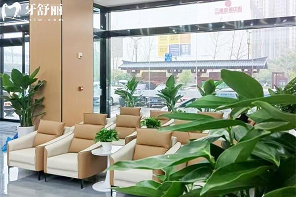 洛阳中诺口腔医院种植牙多少钱？