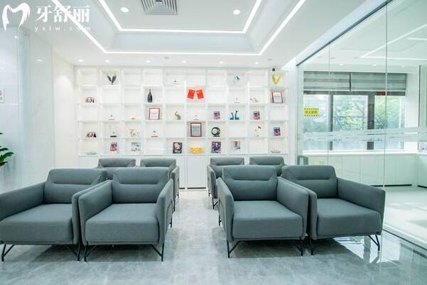 广大口腔怎么样?可靠吗?正规且靠谱!在做GAC微痛种植方面实力强、街坊都认可