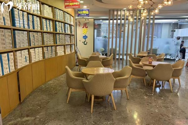 大连康贝佳口腔医院地址在什么地方？