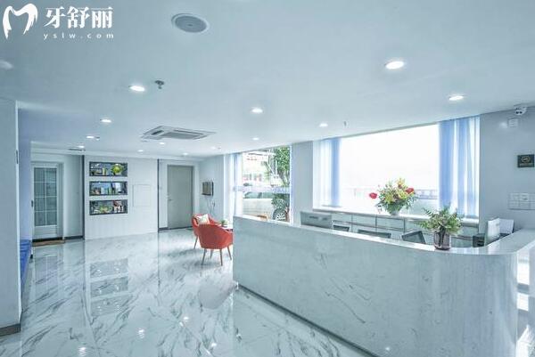 潮州极至口腔医院怎么样?医生实力和口碑都不错~还有联系方式+收费表可参考