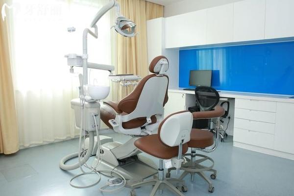 26年新版南京美奥口腔医院收费标准，矫正8000+种牙1980+补牙180+等