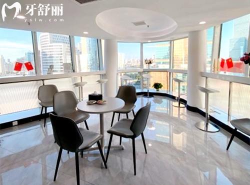 26新版上海亿大口腔收费价格表，上海亿大口腔收费详情与医生团队揭秘