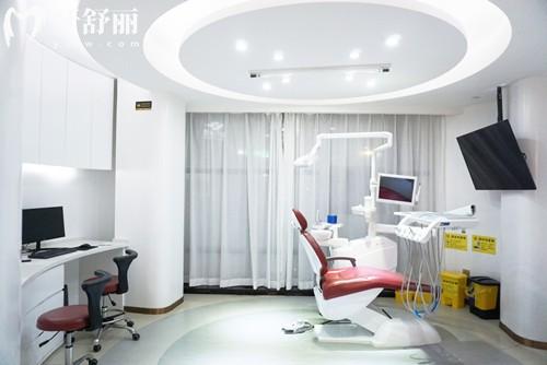 福州美橙口腔收费明细表,种植牙2800元起，补牙/矫正/镶牙收费一览