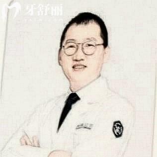 李君首